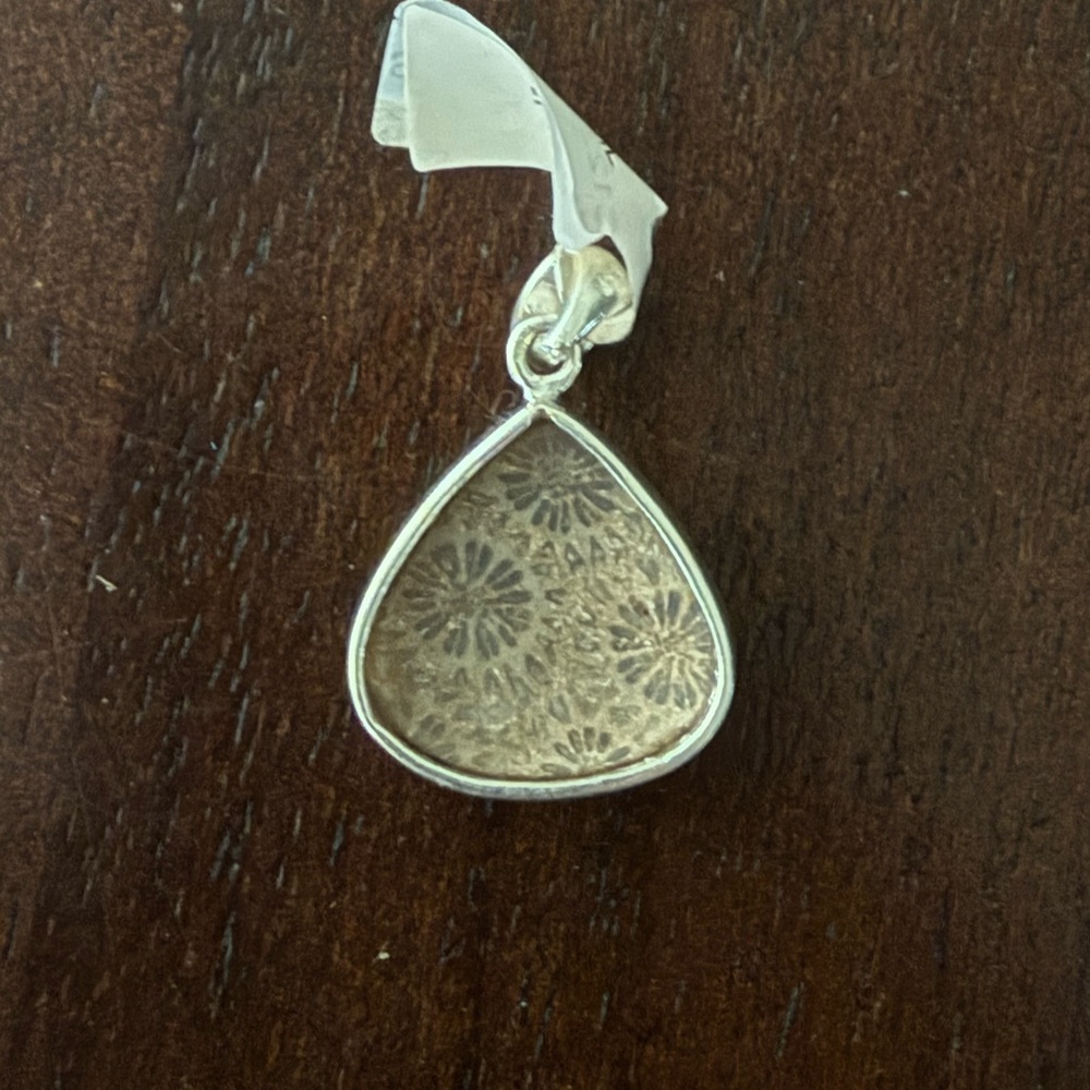Solid Sterling 925 Silver Star Fossil Teardrop Pendant NEW - Picture 2 of 3